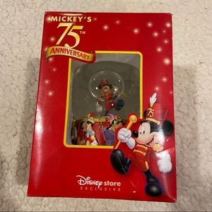 NWT disney mickey mouse 75th anniversary snow globe disney store exclusive